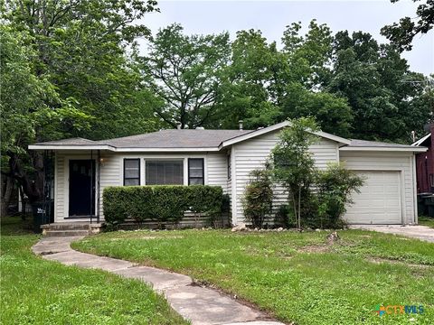 Photo of 950 Field Street, San Marcos, TX 78666 (MLS # 611268)
