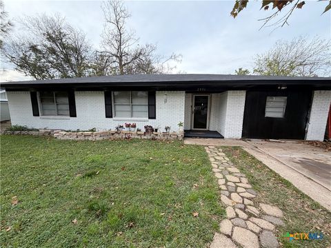 Photo of 2806 Inwood Road, Temple, TX 76502 (MLS # 599212)