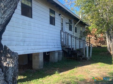 A home in Luling