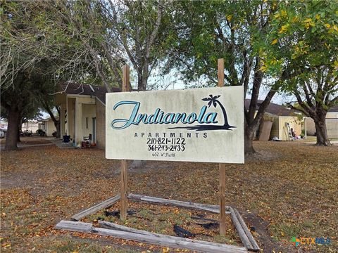 657 W 4th Street Yorktown TX 78164