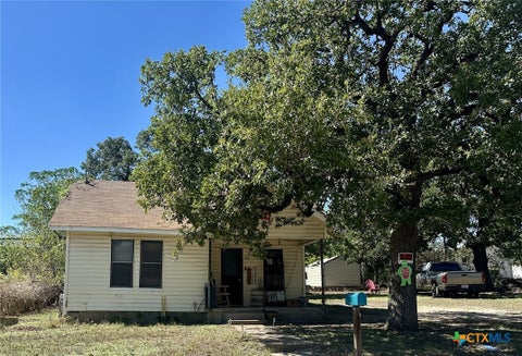 Photo of 402 Live Oak Street, Gatesville, TX 76528 (MLS # 627381)