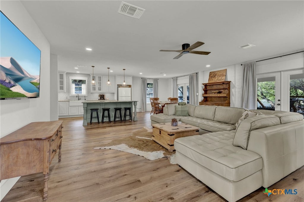 Photo of 767 Valley Oaks Drive, Canyon Lake, TX 78133 (MLS # 627083)