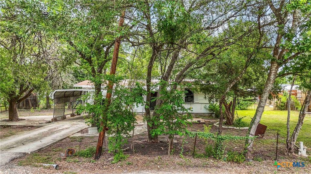 Photo of 137 Columbia Circle, San Marcos, TX 78666 (MLS # 587197)