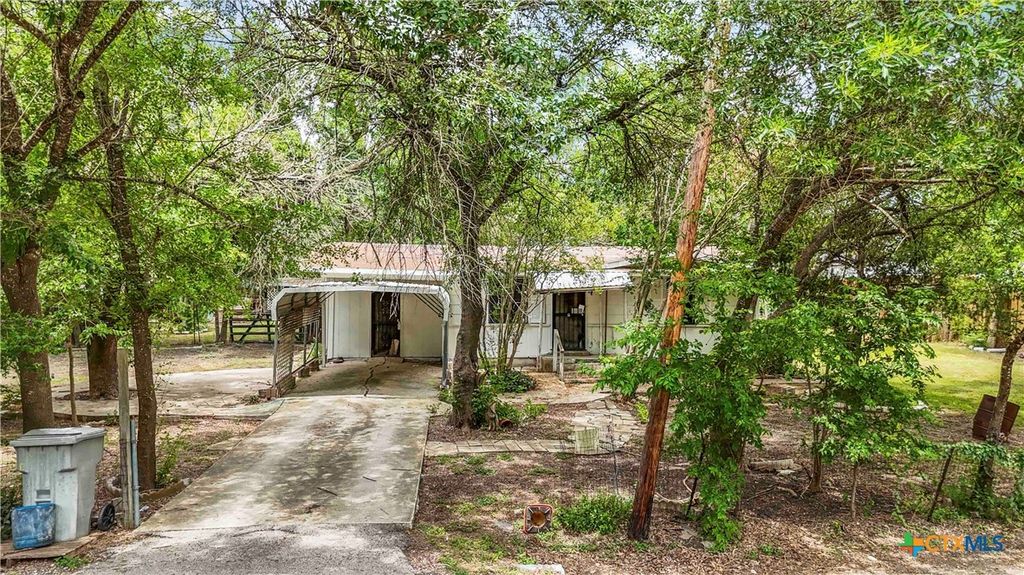 Photo of 137 Columbia Circle, San Marcos, TX 78666 (MLS # 587197)