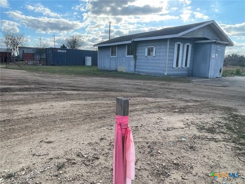 1739 W Court Street Seguin TX 78155