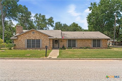 Photo of 1101 E 19th Street, Cameron, TX 76520 (MLS # 618825)