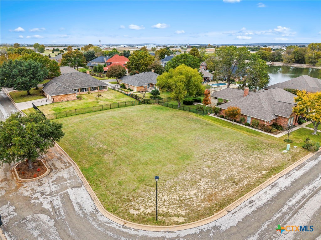 5013 Lakeshore Drive