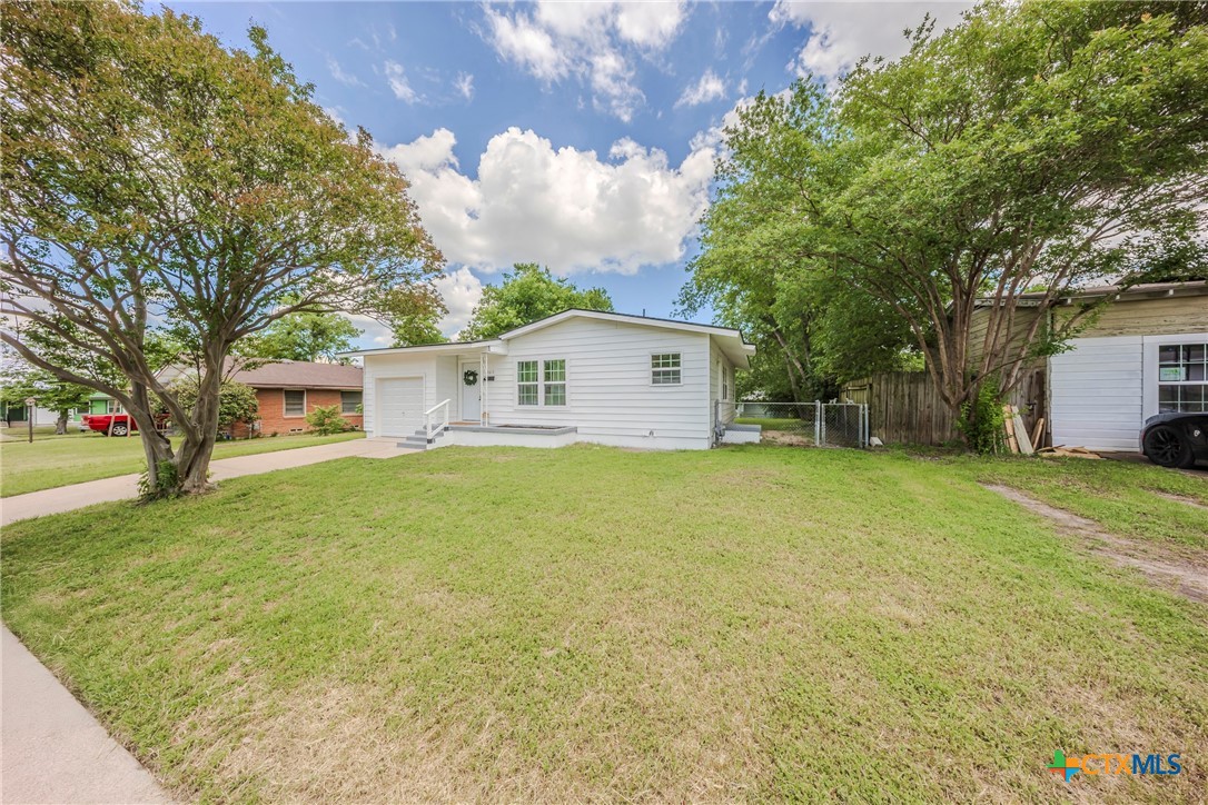 2613 Goliad Street