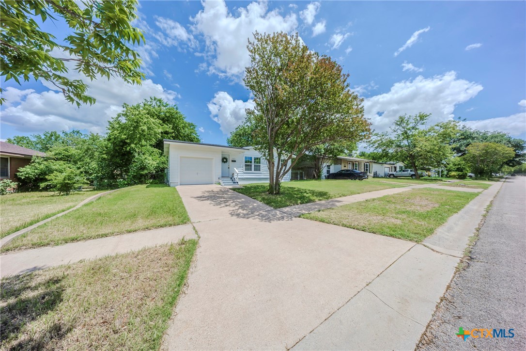 2613 Goliad Street
