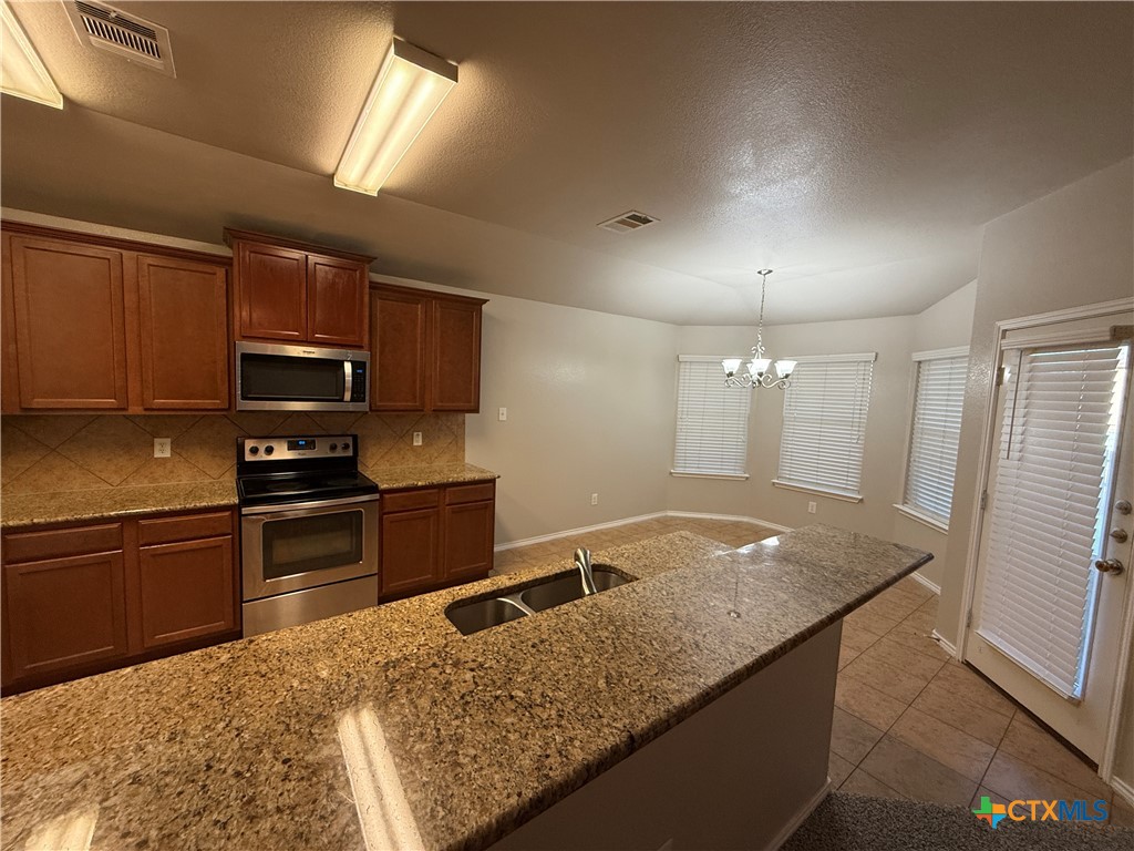 5013 Willamette Lane