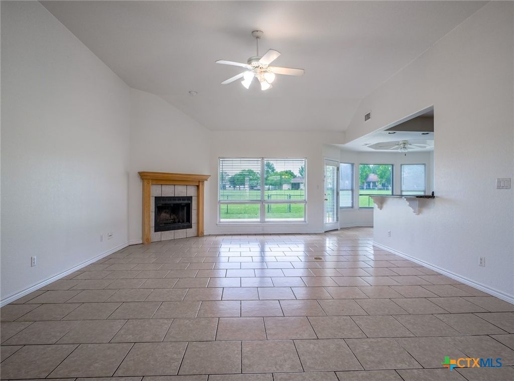 Photo of 408 Spyglass Street, Marble Falls, TX 78654 (MLS # 615324)