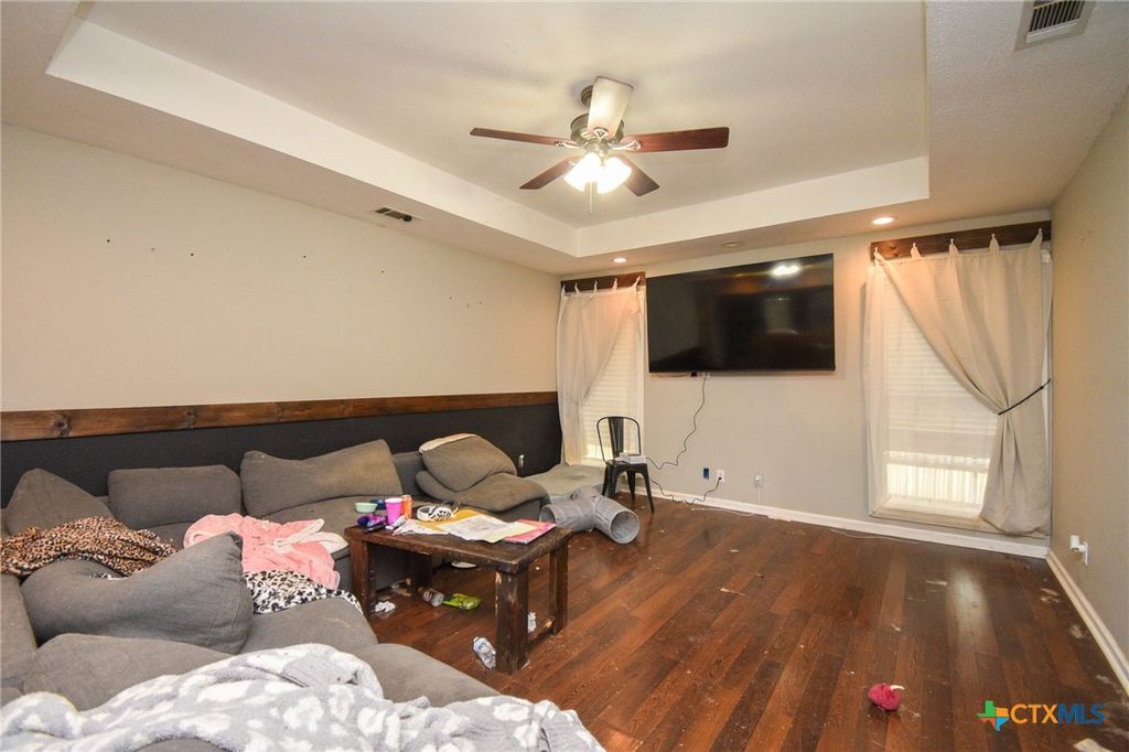 Photo of 220 Navajo Drive, Victoria, TX 77904 (MLS # 610871)