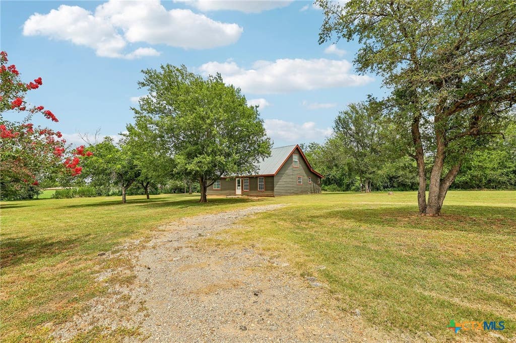 Photo of 122 Dodd Preston, Elgin, TX 78621 (MLS # 623122)