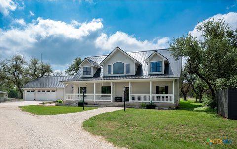 Photo of 330 Live Oak Hills Court, San Marcos, TX 78666 (MLS # 618433)