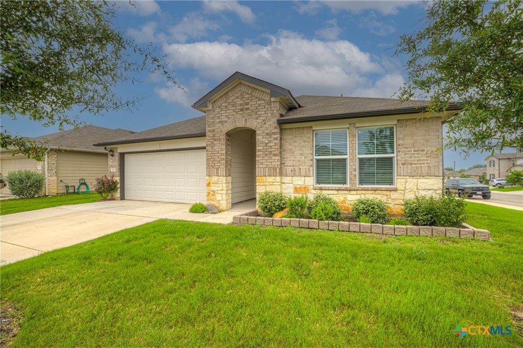 Photo of 800 Bahia Place, Seguin, TX 78155 (MLS # 612516)