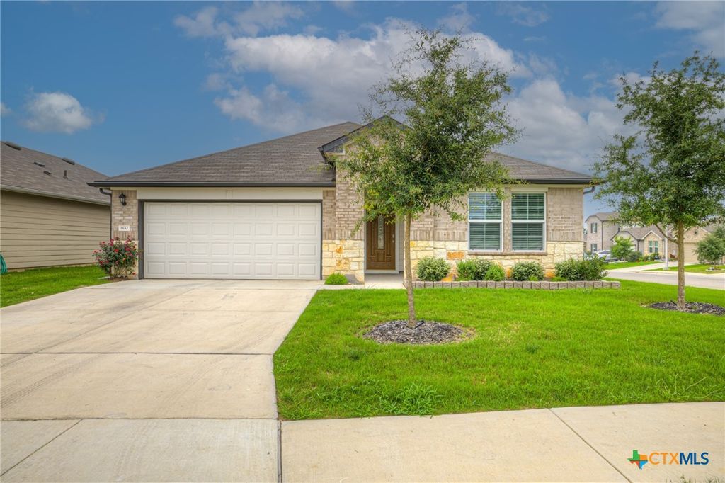 Photo of 800 Bahia Place, Seguin, TX 78155 (MLS # 612516)