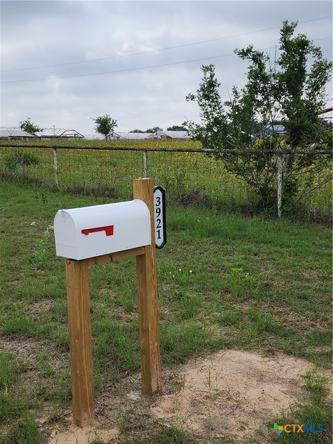 Photo of 3921 CR 334, Stockdale, TX 78160 (MLS # 613191)