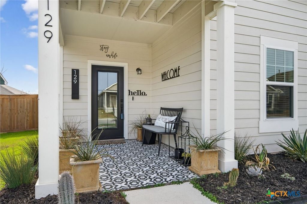 Photo of 129 Tortoise Trail, San Marcos, TX 78666 (MLS # 605315)