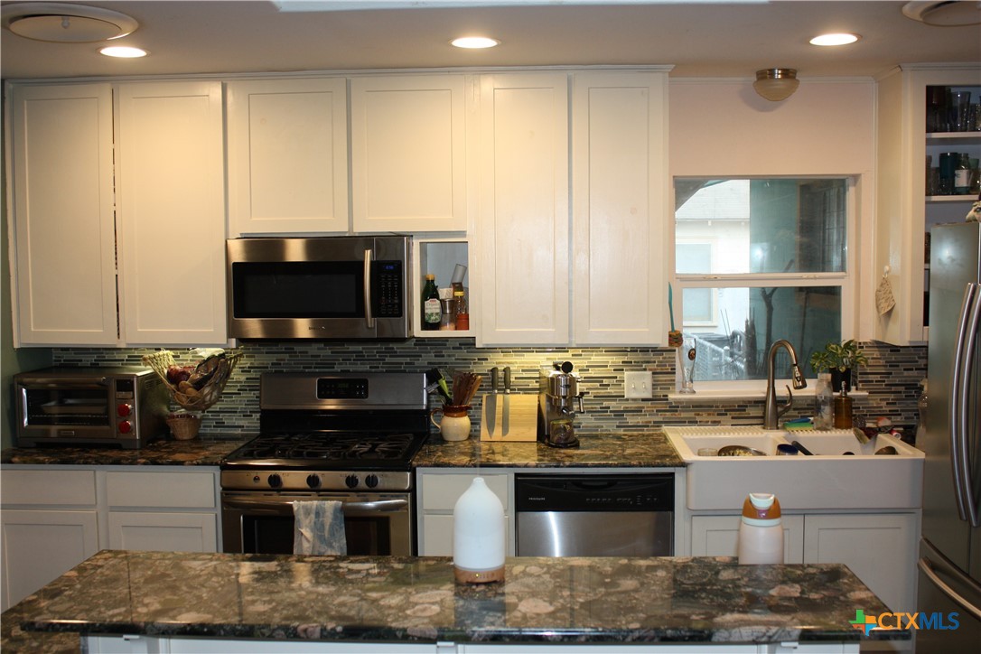 New Braunfels, Texas 78130, United States, 2 Bedrooms Bedrooms, ,2 BathroomsBathrooms,Residential,Pending,6355