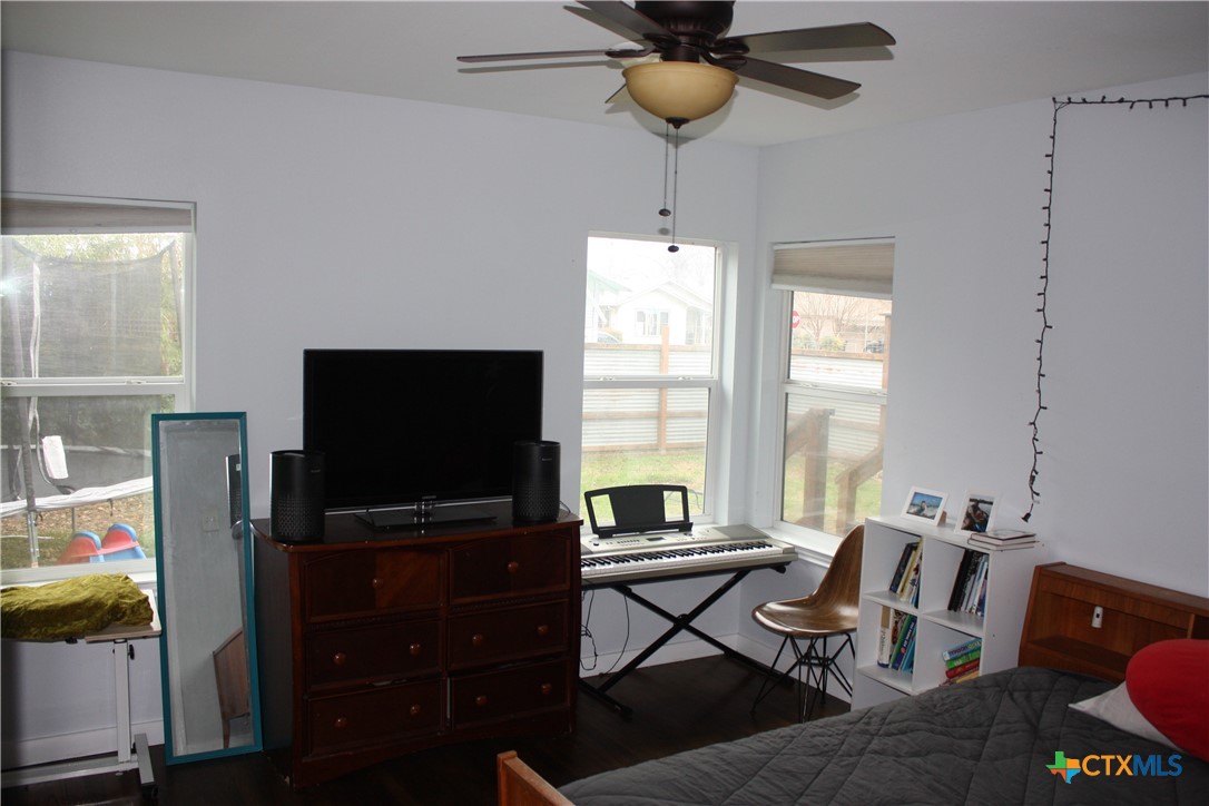 New Braunfels, Texas 78130, United States, 2 Bedrooms Bedrooms, ,2 BathroomsBathrooms,Residential,Pending,6355