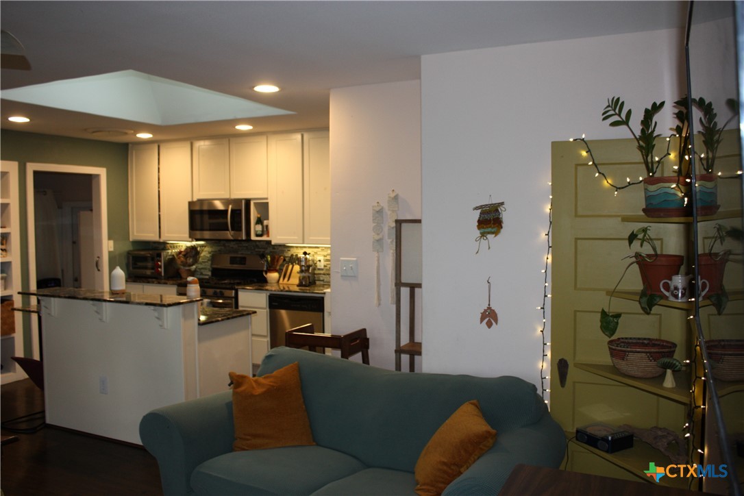 New Braunfels, Texas 78130, United States, 2 Bedrooms Bedrooms, ,2 BathroomsBathrooms,Residential,Pending,6355