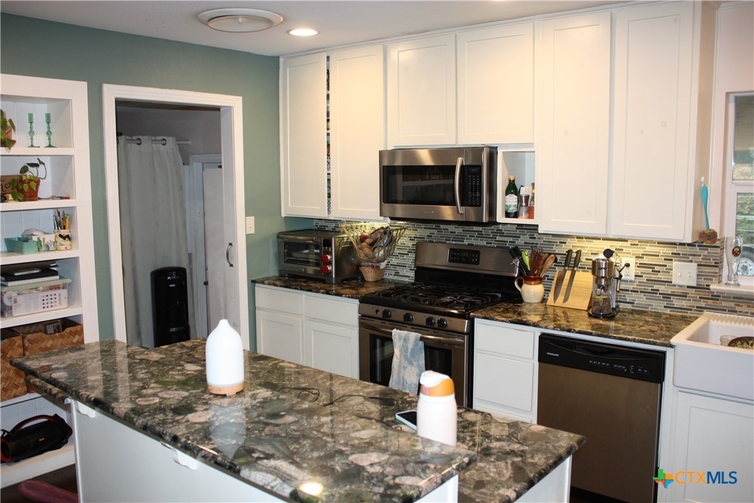 New Braunfels, Texas 78130, United States, 2 Bedrooms Bedrooms, ,2 BathroomsBathrooms,Residential,Pending,6355