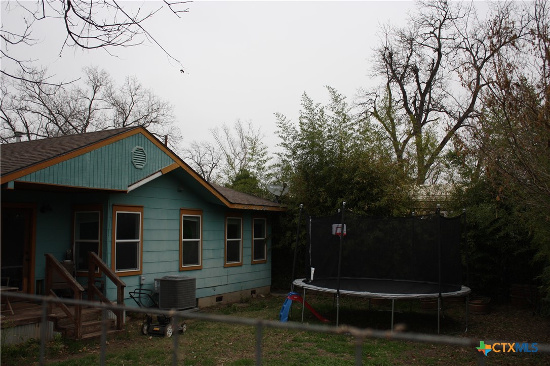 New Braunfels, Texas 78130, United States, 2 Bedrooms Bedrooms, ,2 BathroomsBathrooms,Residential,Pending,6355