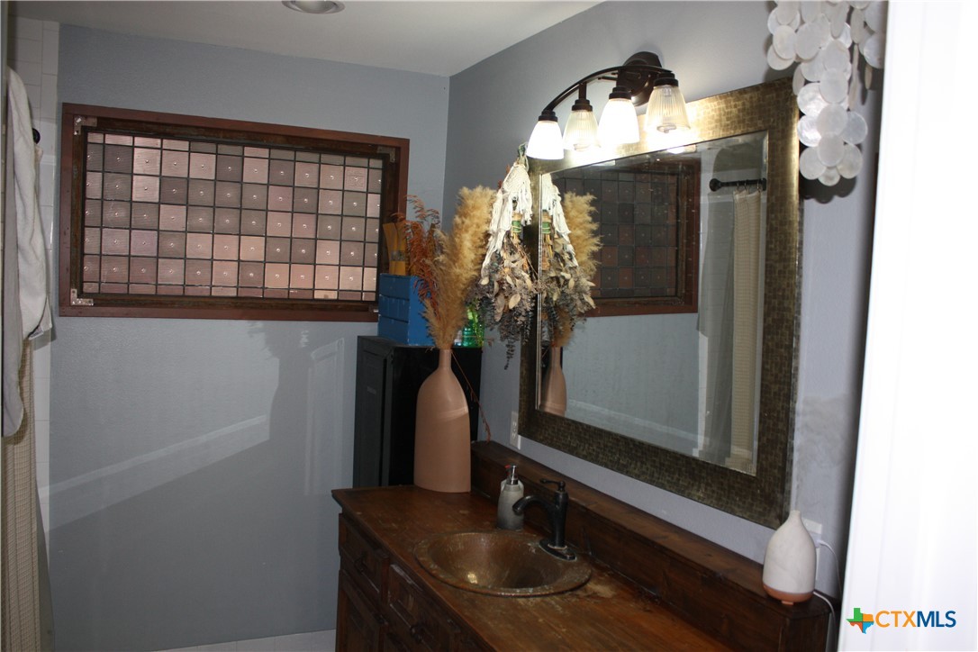 New Braunfels, Texas 78130, United States, 2 Bedrooms Bedrooms, ,2 BathroomsBathrooms,Residential,Pending,6355