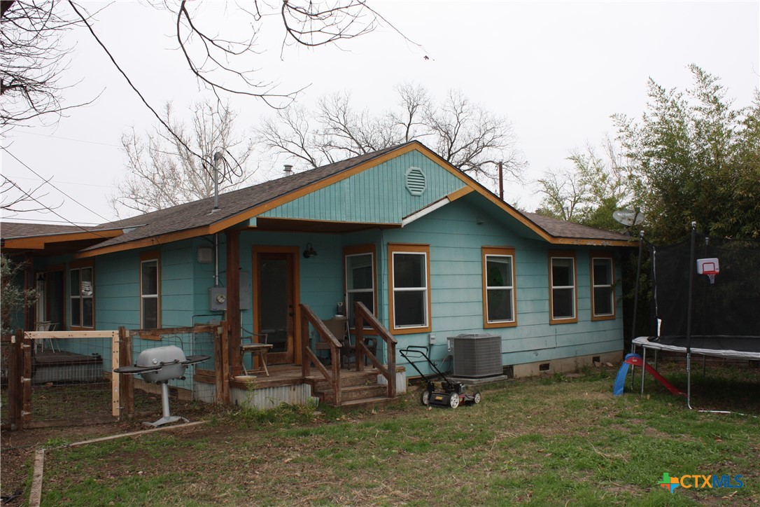 New Braunfels, Texas 78130, United States, 2 Bedrooms Bedrooms, ,2 BathroomsBathrooms,Residential,Pending,6355