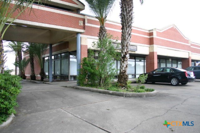 Photo 1 of 31 — 1205 W Austin Street, Port Lavaca, TX 77979