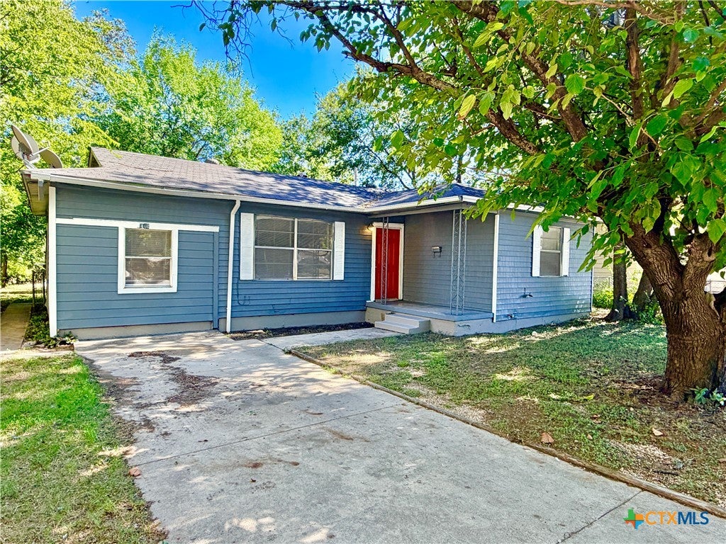 Photo of 1408 N W S Young Drive, Killeen, TX 76543 (MLS # 627415)