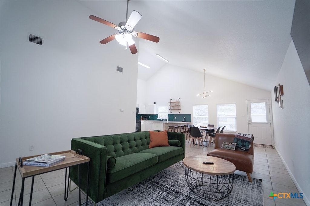 Photo of 685 Ridgerock Drive, Canyon Lake, TX 78133 (MLS # 609561)