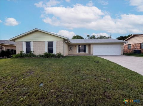 Photo of 816 N 23rd Street, Copperas Cove, TX 76522 (MLS # 611301)