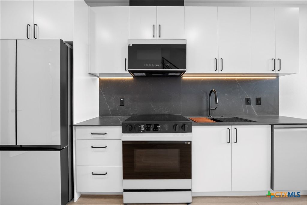 Photo of 634 Central Parkway #1114, New Braunfels, TX 78130 (MLS # 611177)