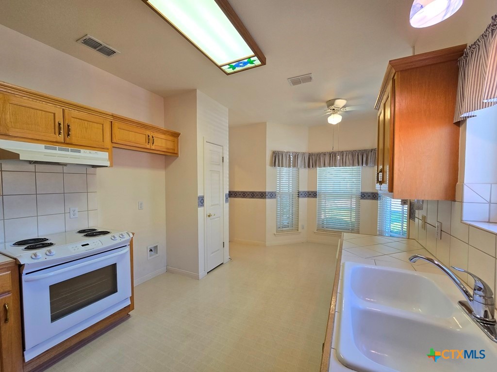 New Braunfels, Texas 78130, United States, 3 Bedrooms Bedrooms, ,2 BathroomsBathrooms,Residential,Active,209975