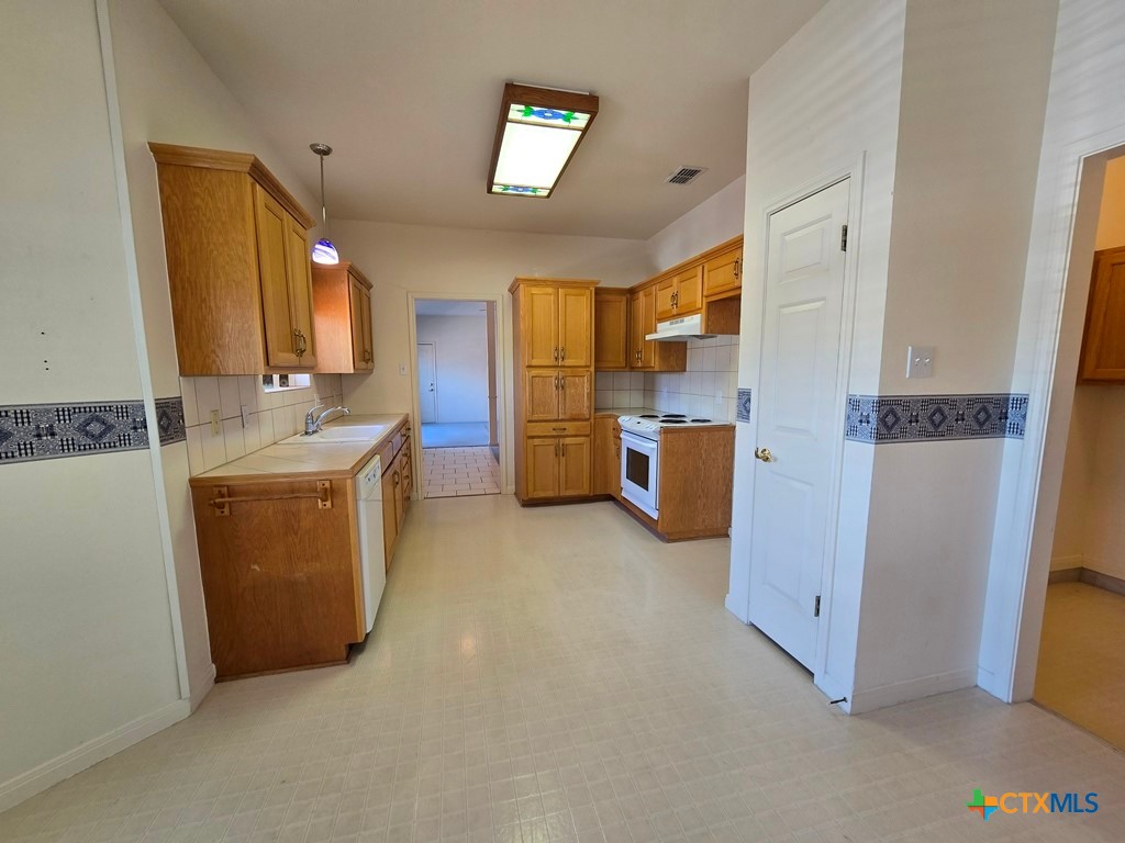 New Braunfels, Texas 78130, United States, 3 Bedrooms Bedrooms, ,2 BathroomsBathrooms,Residential,Active,209975