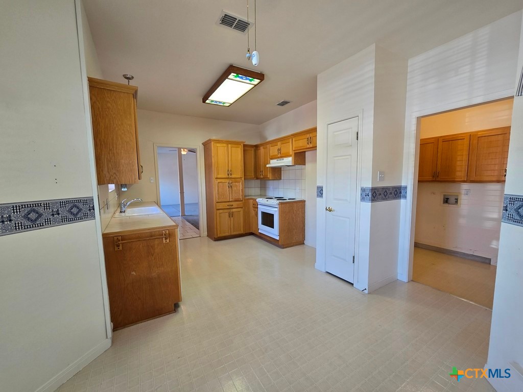 New Braunfels, Texas 78130, United States, 3 Bedrooms Bedrooms, ,2 BathroomsBathrooms,Residential,Active,209975