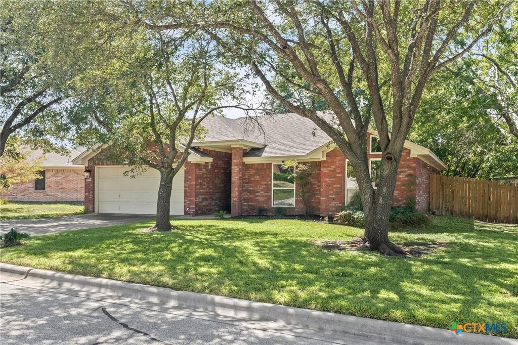 Photo of 5313 Trail Drive, Temple, TX 76502 (MLS # 627325)