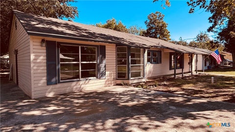 Photo of 213 Romberg Street, Seguin, TX 78155 (MLS # 628049)