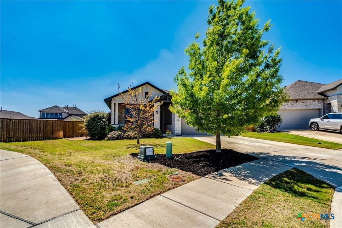 712 Coyote Creek Way