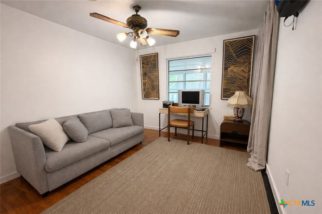 Photo of 607 S 1st Street, Copperas Cove, TX 76522 (MLS # 610510)