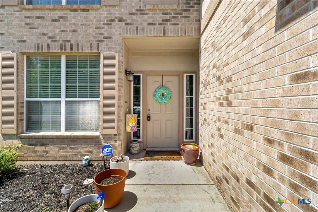 202 W Iowa Drive