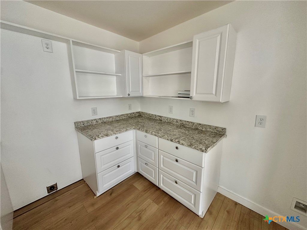 Photo of 929 Veterans Street, Seguin, TX 78155 (MLS # 608952)