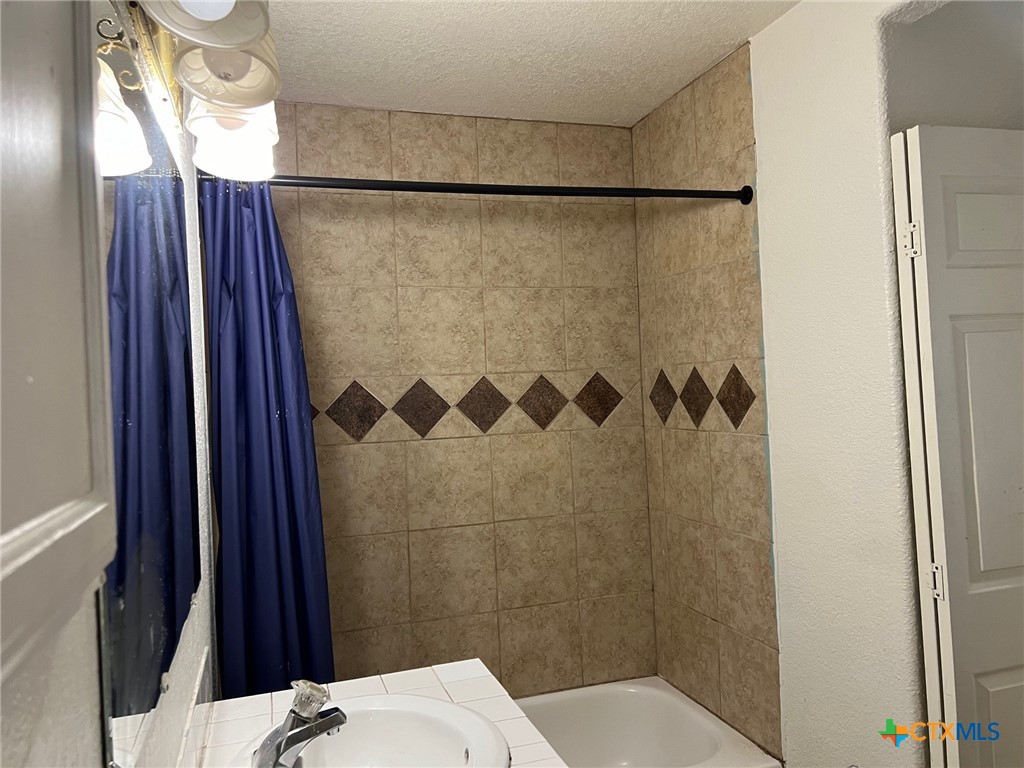 New Braunfels, Texas 78132, United States, ,Residential,Pending,33634