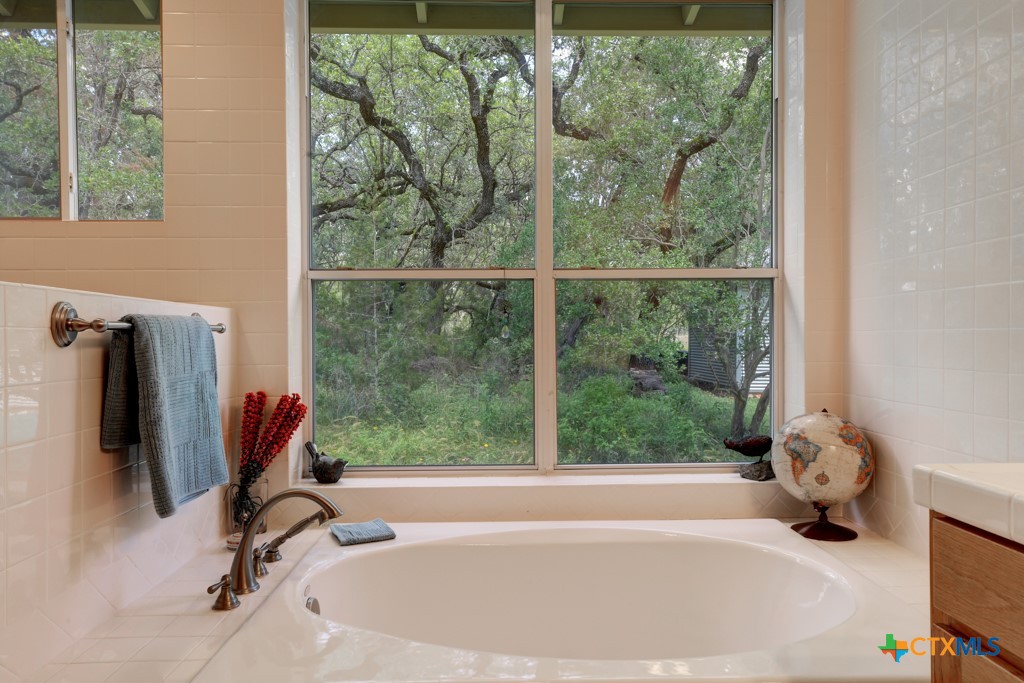 New Braunfels, Texas 78132, United States, 3 Bedrooms Bedrooms, ,2 BathroomsBathrooms,Residential,Pending,53999