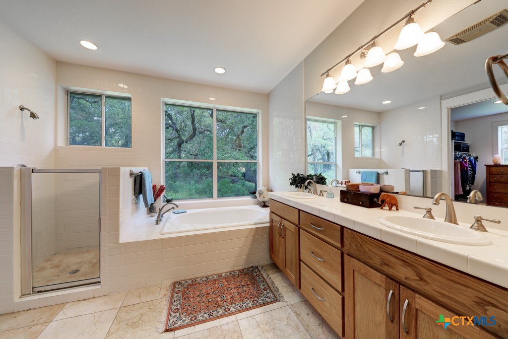 New Braunfels, Texas 78132, United States, 3 Bedrooms Bedrooms, ,2 BathroomsBathrooms,Residential,Pending,53999