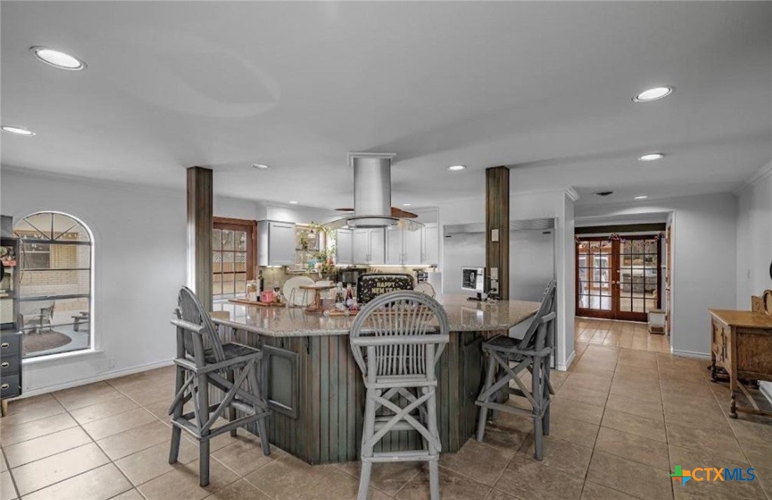 404 Glen Oaks Ln