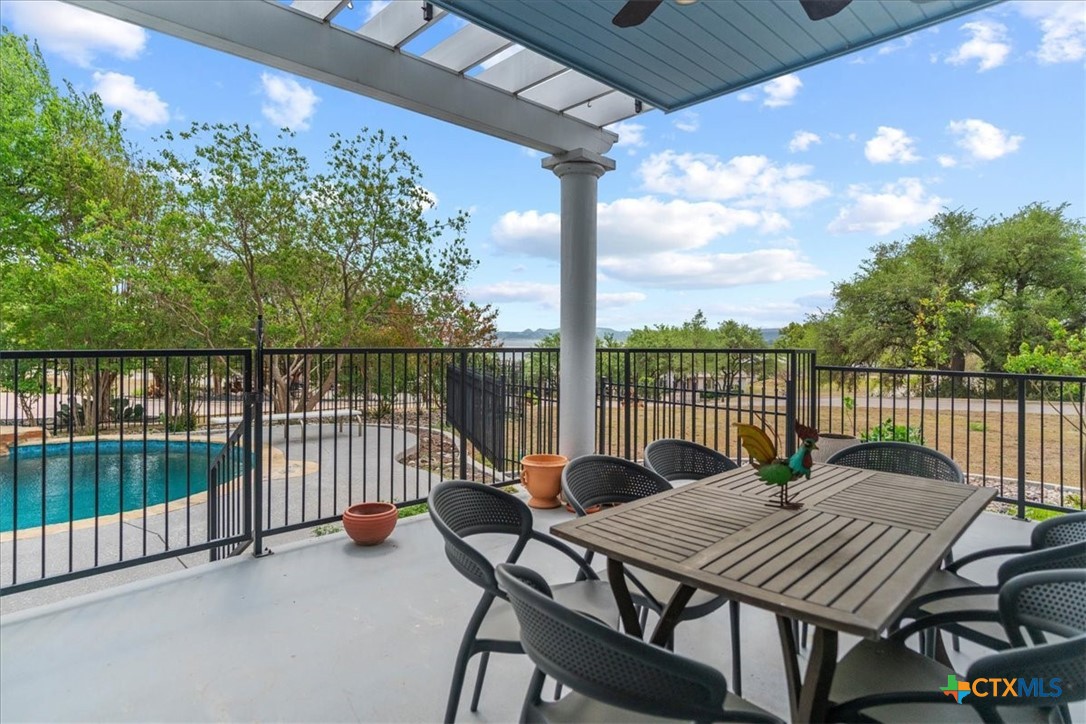 829 Kings Point Drive