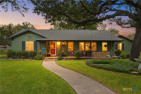 Photo of 975 Sowell Street, Seguin, TX 78155 (MLS # 596362) Photo of 975 Sowell Street, Seguin, TX 78155 (MLS # 596362)