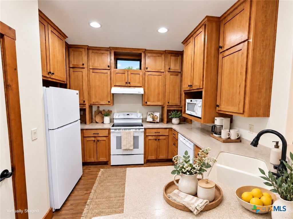 Photo of 890 Torrey Street, New Braunfels, TX 78130 (MLS # 628043)